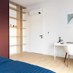 Grand - Luxury With Free Parking דירה ברטיסלאבה
