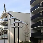 Grand - Luxury With Free Parking דירה *