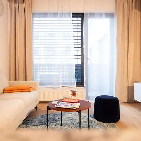 Grand - Luxury With Free Parking アパート ブラチスラヴァ