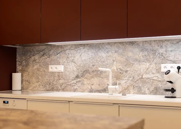 Grand - Luxury With Free Parking *