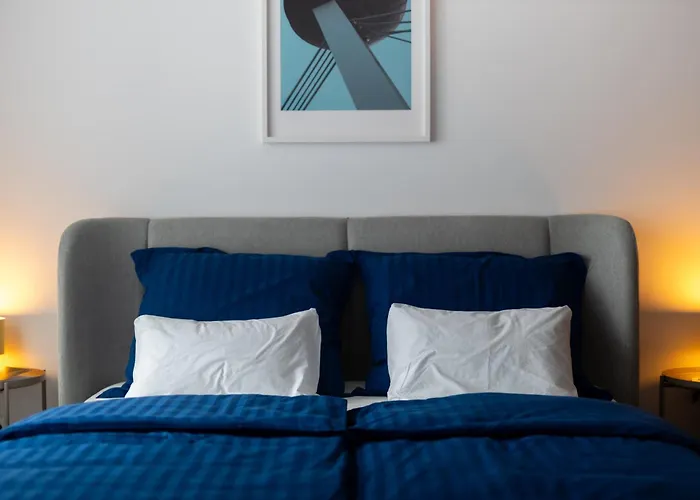 Grand - Luxury With Free Parking Apartmán